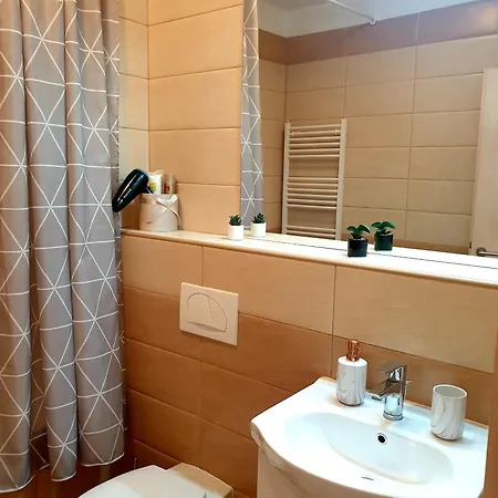 Suite&garden Coresi Lägenhet *